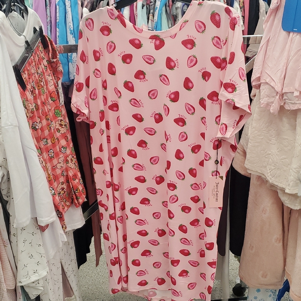 Juicy Couture Size 1x Sleepwear Pink With Strawberry Design NWT